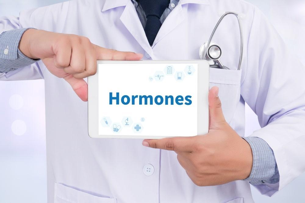 Sự suy giảm hormone HGH ở người già gây ra tình trạng mất ngủ